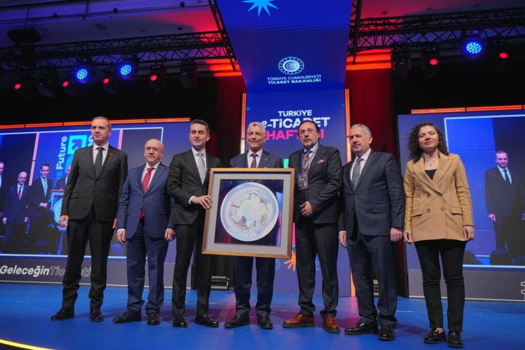 Türkiye E-Ticaret Haftası’nın Ilk Günü! 1763793659348